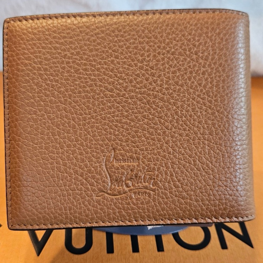 New Christian Louboutin MenTan Studded Wallet comes with dust bag - Picture 7 of 14